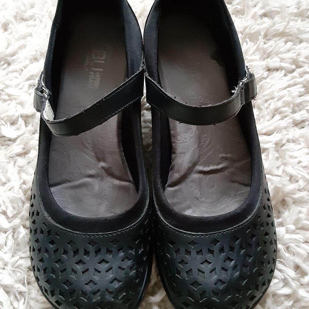 JBU, Women's shoes